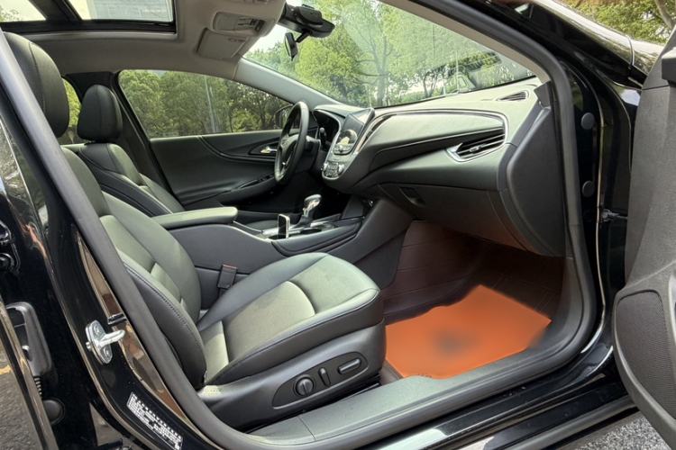 Used Chevrolet Malibu XL 2022 535T Automatic Sport Edition Right Front Seat