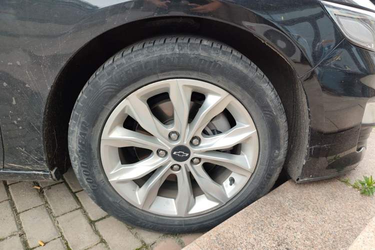 Used Chevrolet Malibu XL 2022 535T Automatic Sport Edition Right Front Wheel Hub