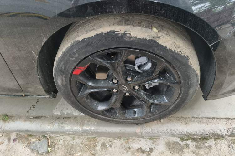 Used Chevrolet Malibu XL 2022 Redline 550T Automatic Sport Edition Right Front Wheel Hub