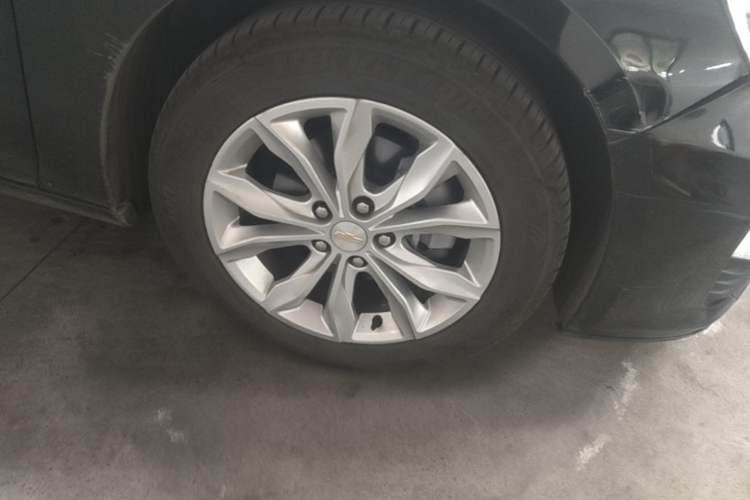 Used Chevrolet Malibu XL 2022 535T Automatic Sport Edition Right Front Wheel Hub