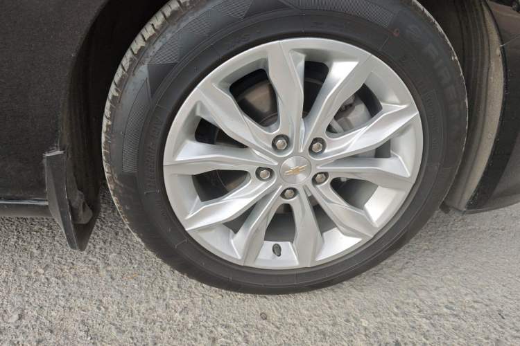 Used Chevrolet Malibu XL 2022 535T Automatic Sport Edition Right Front Wheel Hub