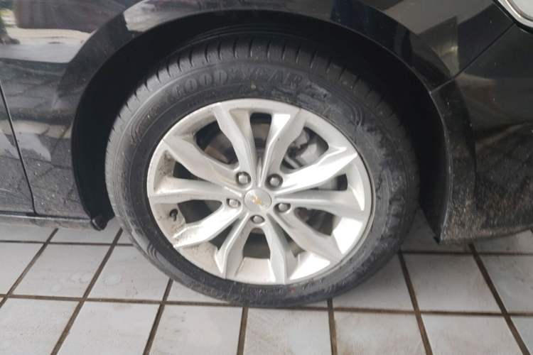 Used Chevrolet Malibu XL 2022 535T Automatic Sport Edition Right Front Wheel Hub