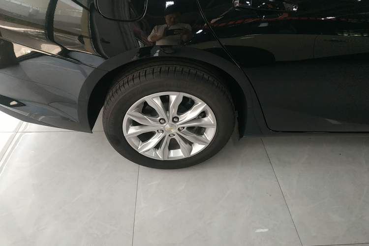 Used Chevrolet Malibu XL 2022 535T Automatic Sport Edition Right Rear Wheel Hub