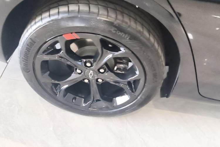 Used Chevrolet Malibu XL 2022 Redline 550T Automatic Sport Edition Right Rear Wheel Hub