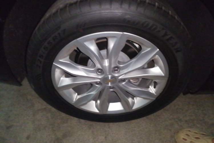 Used Chevrolet Malibu XL 2022 535T Automatic Sport Edition Right Rear Wheel Hub