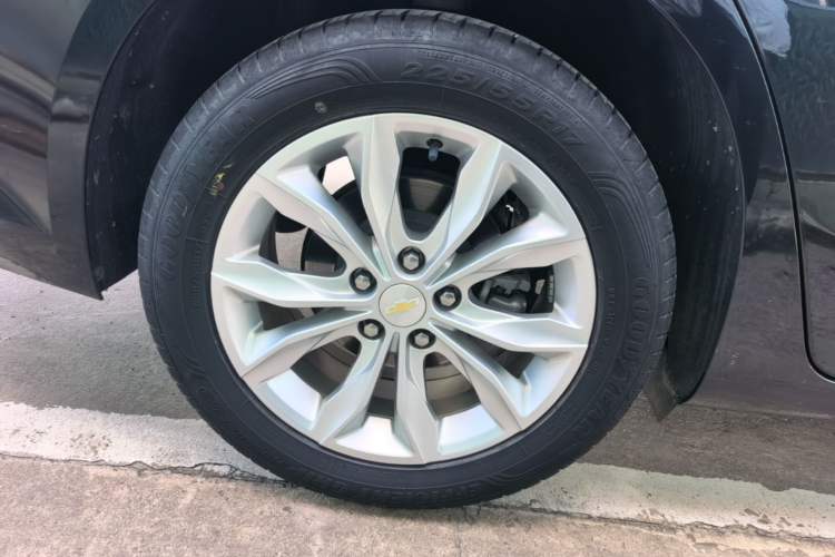 Used Chevrolet Malibu XL 2022 535T Automatic Sport Edition Right Rear Wheel Hub