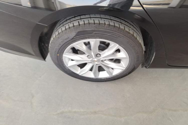 Used Chevrolet Malibu XL 2022 535T Automatic Sport Edition Right Rear Wheel Hub