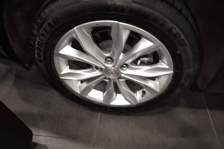 Used Chevrolet Malibu XL 2022 535T Automatic Sport Edition Right Rear Wheel Hub