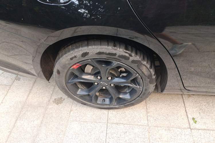 Used Chevrolet Malibu XL 2022 Redline 550T Automatic Sport Edition Right Rear Wheel Hub