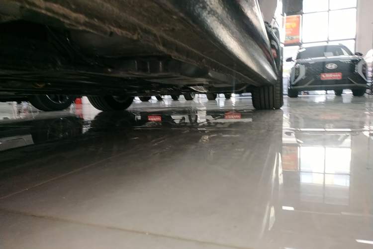 Used Chevrolet Malibu XL 2022 535T Automatic Sport Edition Right Side Sill