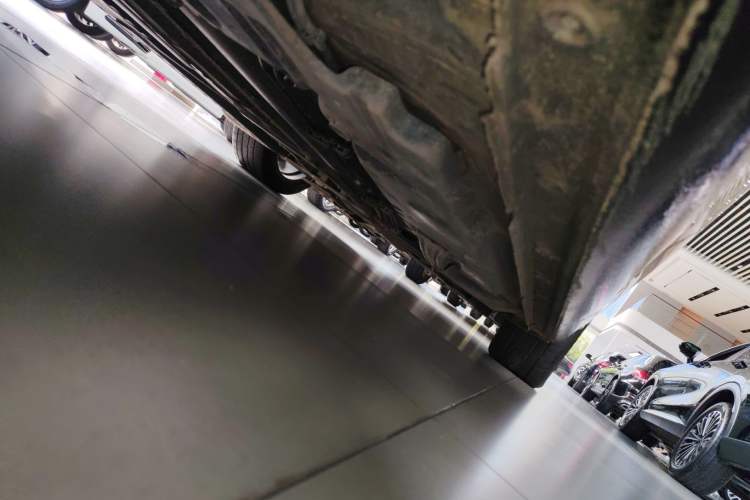 Used Chevrolet Malibu XL 2022 Redline 550T Automatic Sport Edition Right Side Sill