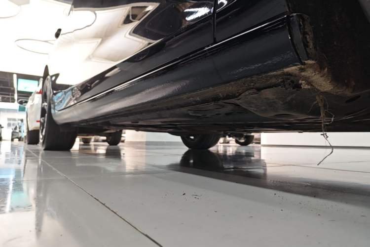 Used Chevrolet Malibu XL 2022 Redline 550T Automatic Sport Edition Right Side Sill
