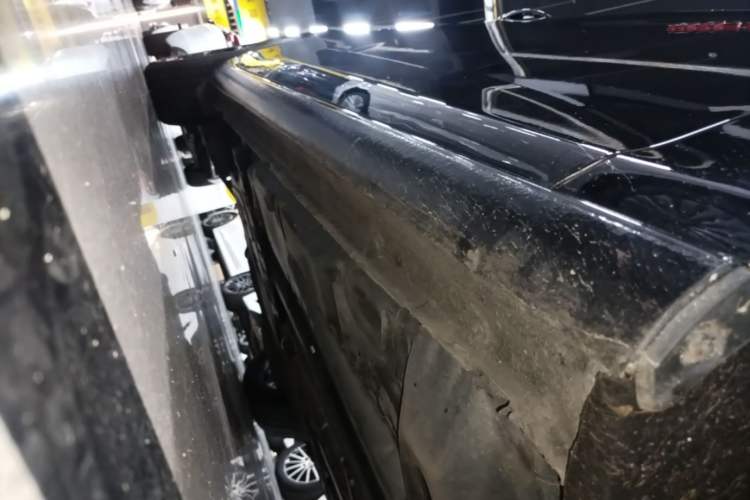 Used Chevrolet Malibu XL 2022 Redline 550T Automatic Sport Edition Right Side Sill