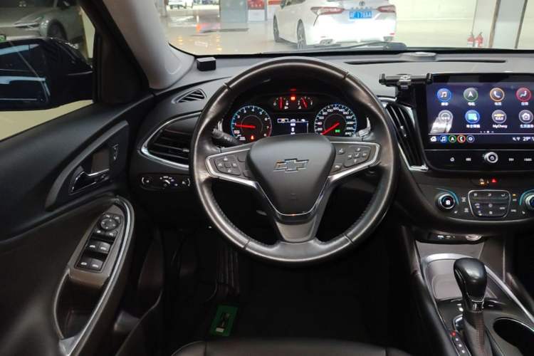 Used Chevrolet Malibu XL 2022 Redline 550T Automatic Sport Edition Steering Wheel