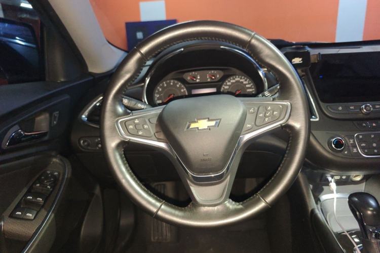 Used Chevrolet Malibu XL 2022 535T Automatic Sport Edition Steering Wheel