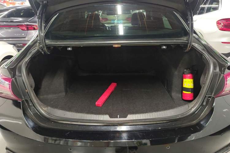 Used Chevrolet Malibu XL 2022 535T Automatic Sport Edition Trunk