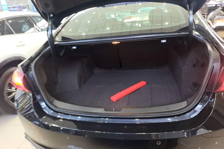 Used Chevrolet Malibu XL 2022 Redline 550T Automatic Sport Edition Trunk
