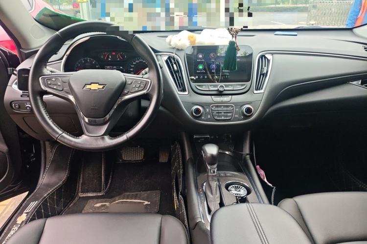 Used Chevrolet Malibu XL 2022 535T Automatic Sport Edition Center Console