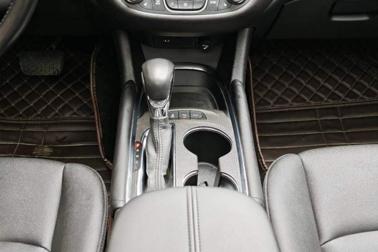 Used Chevrolet Malibu XL 2022 535T Automatic RuiLian Edition Gear Lever