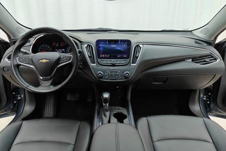 Used Chevrolet Malibu XL 2022 535T Automatic Sport Edition Interior 3