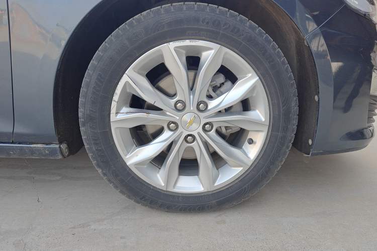 Used Chevrolet Malibu XL 2022 535T Automatic Sport Edition Right Front Wheel Hub