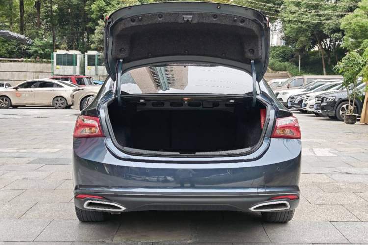 Used Chevrolet Malibu XL 2022 535T Automatic RuiLian Edition Trunk