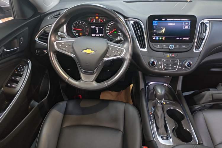 Used Chevrolet Malibu XL 2022 535T Automatic Sport Edition Audio And AC Panel