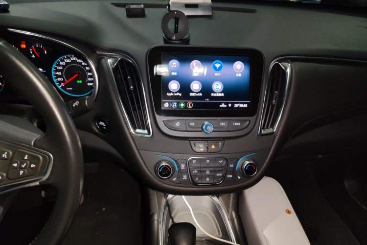 Used Chevrolet Malibu XL 2022 535T Automatic Sport Edition Audio And AC Panel