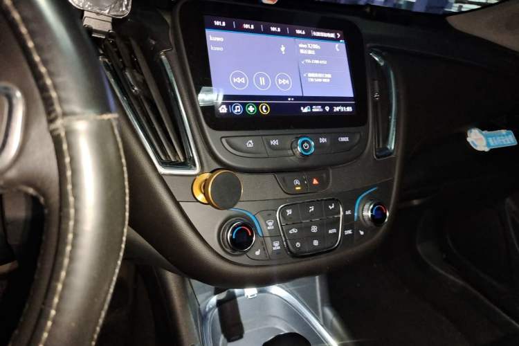 Used Chevrolet Malibu XL 2022 535T Automatic Sport Edition Audio And AC Panel
