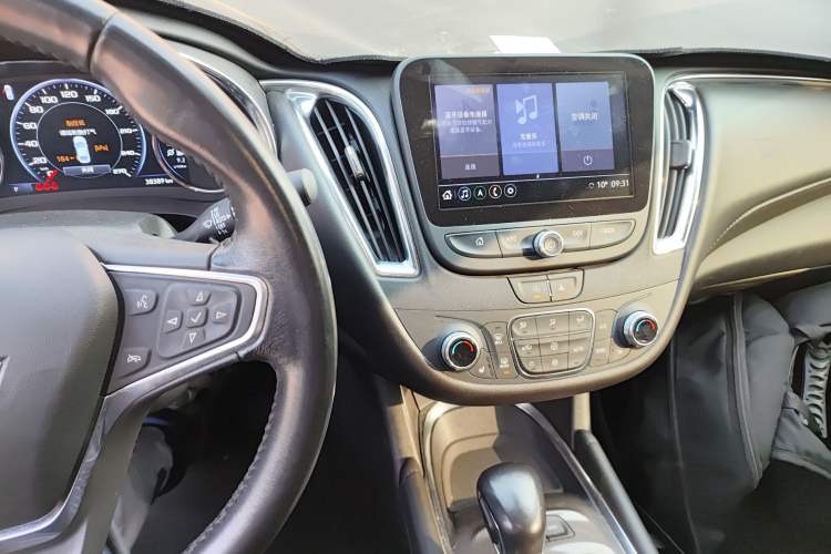 Used Chevrolet Malibu XL 2022 535T Automatic RuiLian Edition Audio And AC Panel