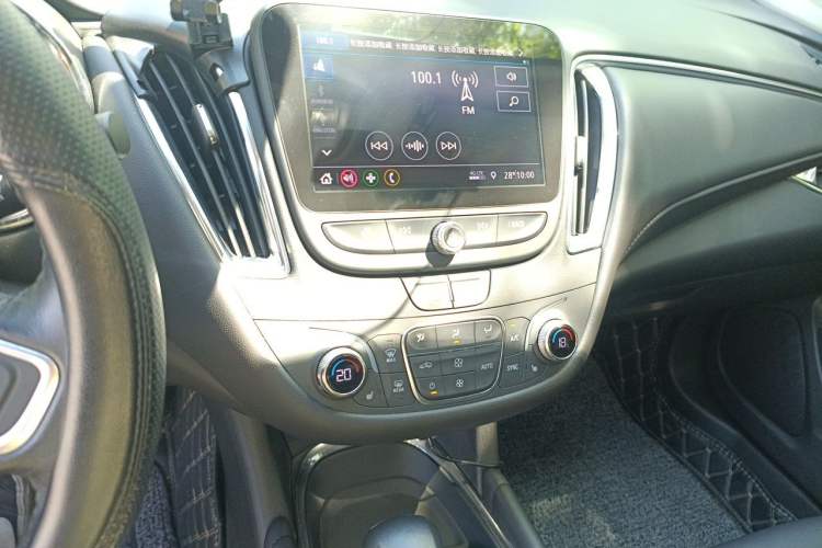 Used Chevrolet Malibu XL 2022 535T Automatic Sport Edition Audio And AC Panel
