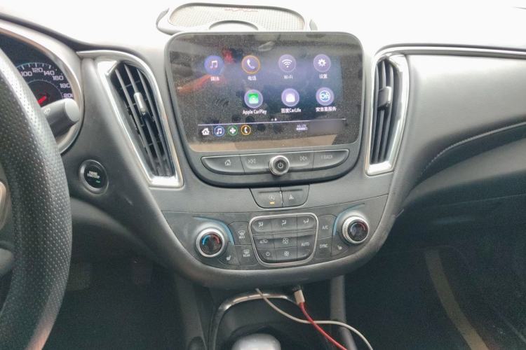 Used Chevrolet Malibu XL 2022 535T Automatic Sport Edition Audio And AC Panel