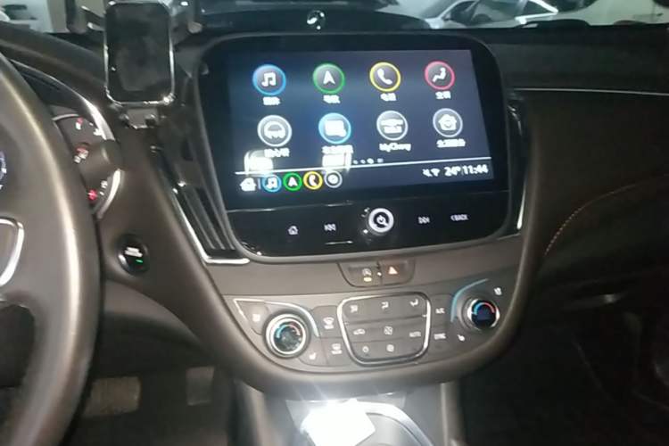 Used Chevrolet Malibu XL 2022 Redline 550T Automatic Smart Edition Audio And AC Panel