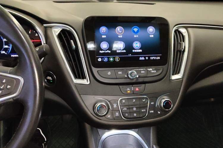 Used Chevrolet Malibu XL 2022 535T Automatic Sport Edition Audio And AC Panel
