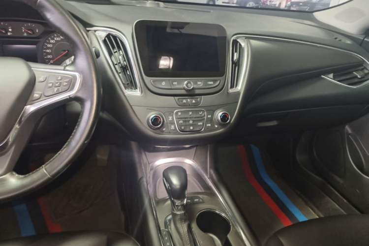 Used Chevrolet Malibu XL 2022 535T Automatic Sport Edition Audio And AC Panel