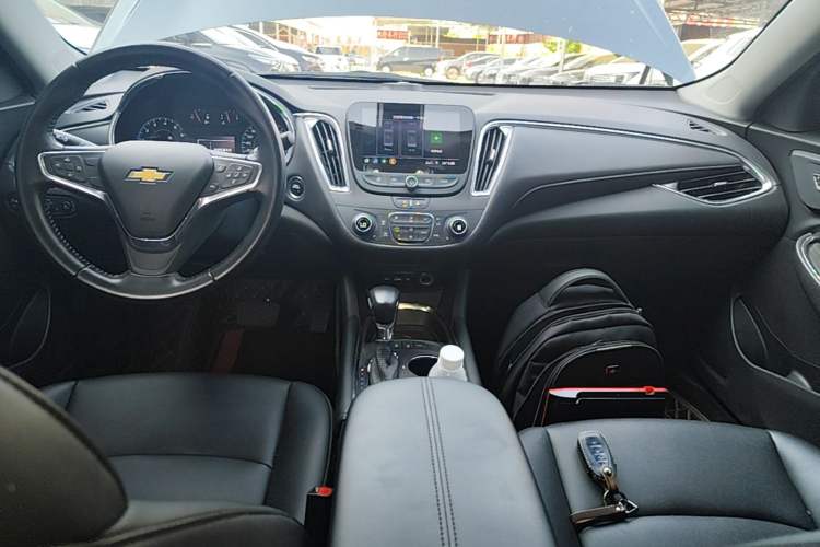 Used Chevrolet Malibu XL 2022 535T Automatic Sport Edition Audio And AC Panel