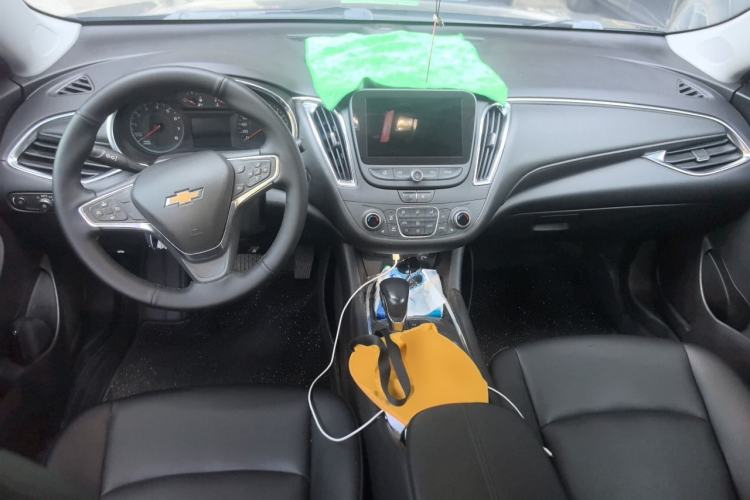 Used Chevrolet Malibu XL 2022 535T Automatic Sport Edition Center Console