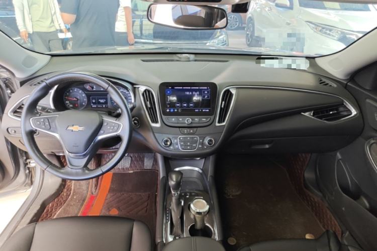 Used Chevrolet Malibu XL 2022 535T Automatic Sport Edition Center Console