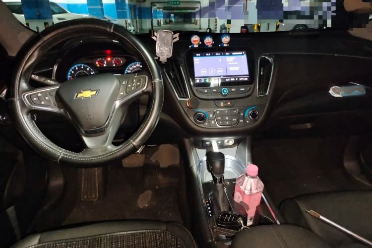 Used Chevrolet Malibu XL 2022 535T Automatic Sport Edition Center Console