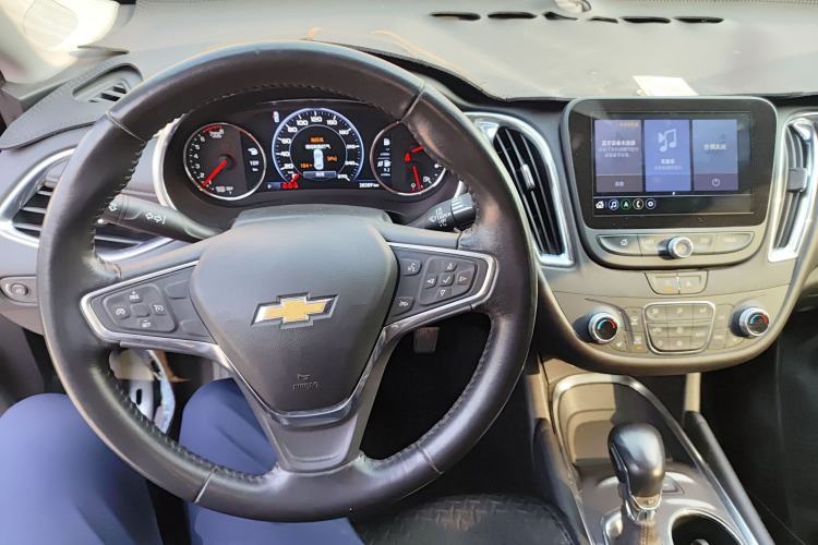 Used Chevrolet Malibu XL 2022 535T Automatic RuiLian Edition Center Console