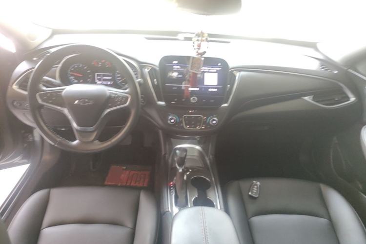 Used Chevrolet Malibu XL 2022 Redline 550T Automatic Sport Edition Center Console