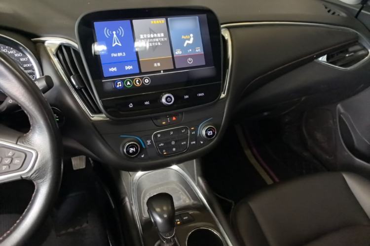 Used Chevrolet Malibu XL 2022 Redline 550T Automatic Sport Edition Center Console