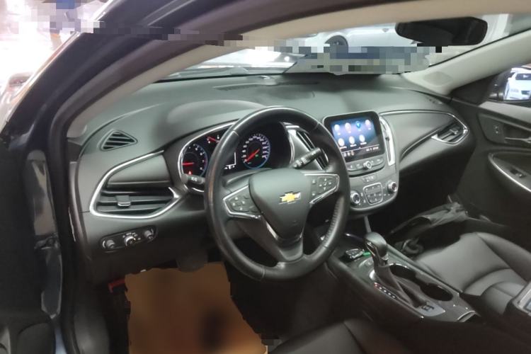 Used Chevrolet Malibu XL 2022 535T Automatic Sport Edition Center Console