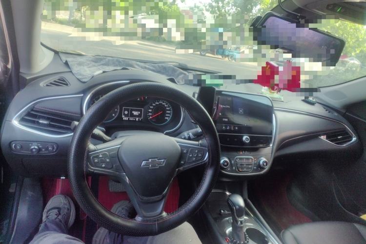 Used Chevrolet Malibu XL 2022 Redline 550T Automatic Sport Edition Center Console