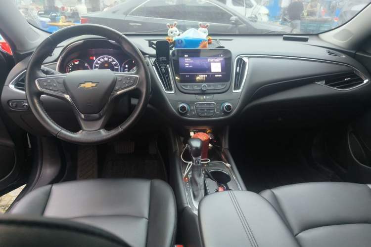 Used Chevrolet Malibu XL 2022 535T Automatic RuiLian Edition Center Console