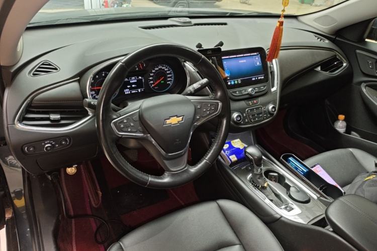 Used Chevrolet Malibu XL 2022 535T Automatic Sport Edition Center Console