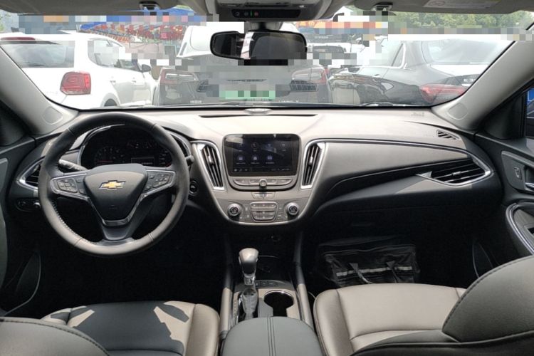Used Chevrolet Malibu XL 2022 535T Automatic Sport Edition Center Console