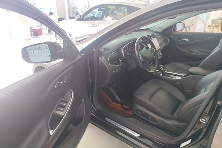 Used Chevrolet Malibu XL 2022 Redline 550T Automatic RuiLian Edition Driver Seat