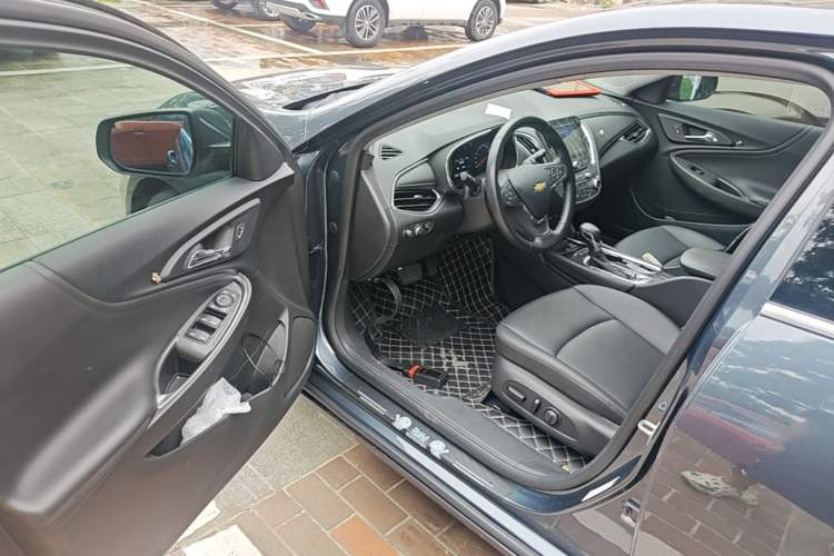 Used Chevrolet Malibu XL 2022 535T Automatic Sport Edition Driver Seat