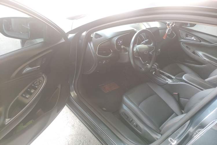 Used Chevrolet Malibu XL 2022 Redline 550T Automatic Sport Edition Driver Seat